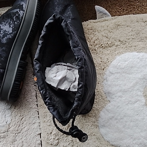 Bogs Black Camouflage 9 Women's Winter Boots NWOT - Picture 9 of 15